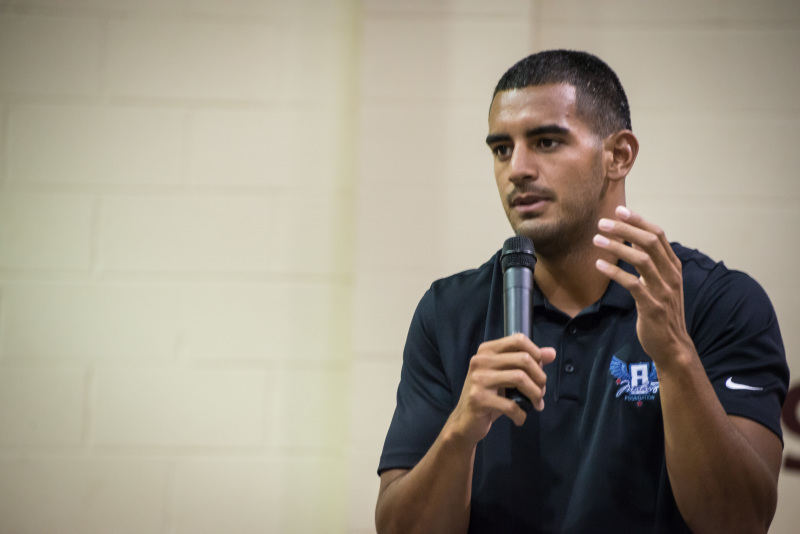 Mariota visit lifts Lions