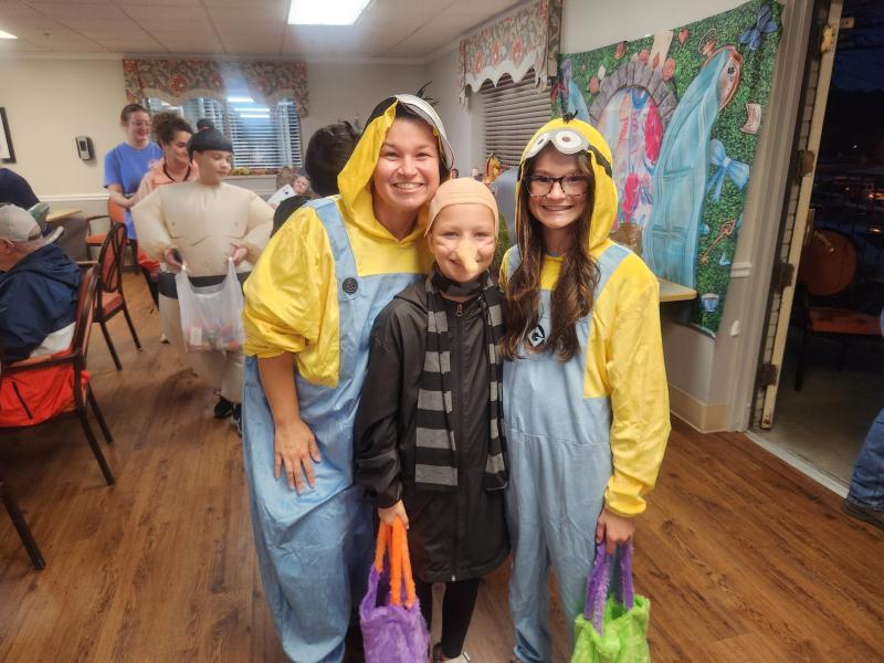 Heather Dennis, Allie Ferrell, Lola Ferrell